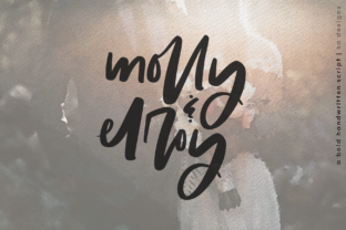Molly Elroy Font: A Bold Handwritten Typeface for Editorial Design